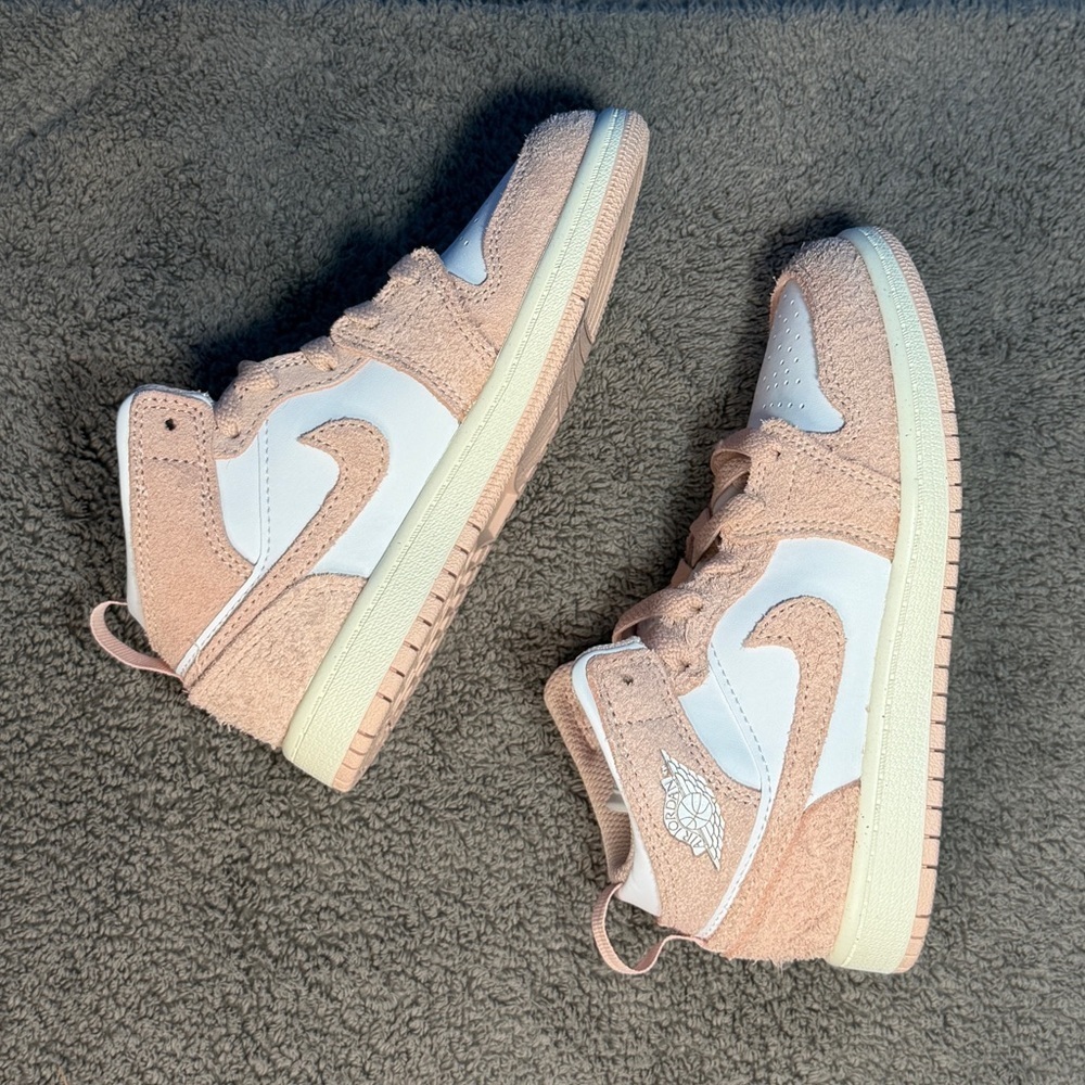 Jordan 1 mid
Legend pink ps
Brand new - Picture 4 of 8